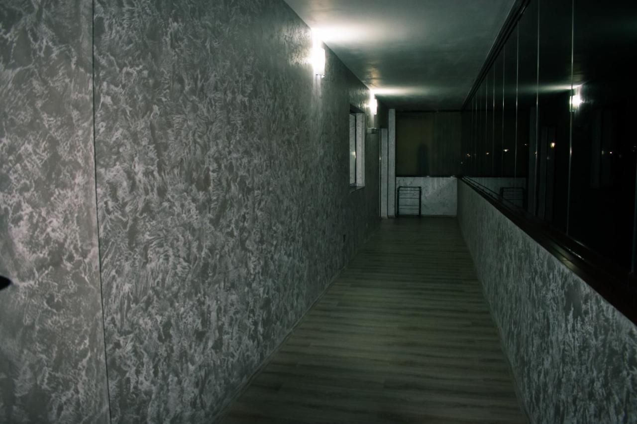 Апартаменты Apartament Valcea Рымнику-Вылча Экстерьер фото